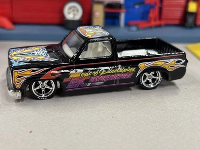 HOT WHEELS 83 SILVERADO PERSONALIZADOS--M & K PINSTRIPING--CON NEUMÁTICOS DE GOMA GOODYEAR Foto 1 de 4