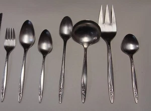 International BARONESS Stainless IS Flatware DELUXE Choice Piece WM ROGERS - Picture 1 of 8