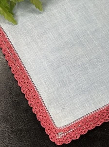 Vintage Taschentuch blau mit rosa gehäkeltem Spitzenrand - Bild 1 von 8