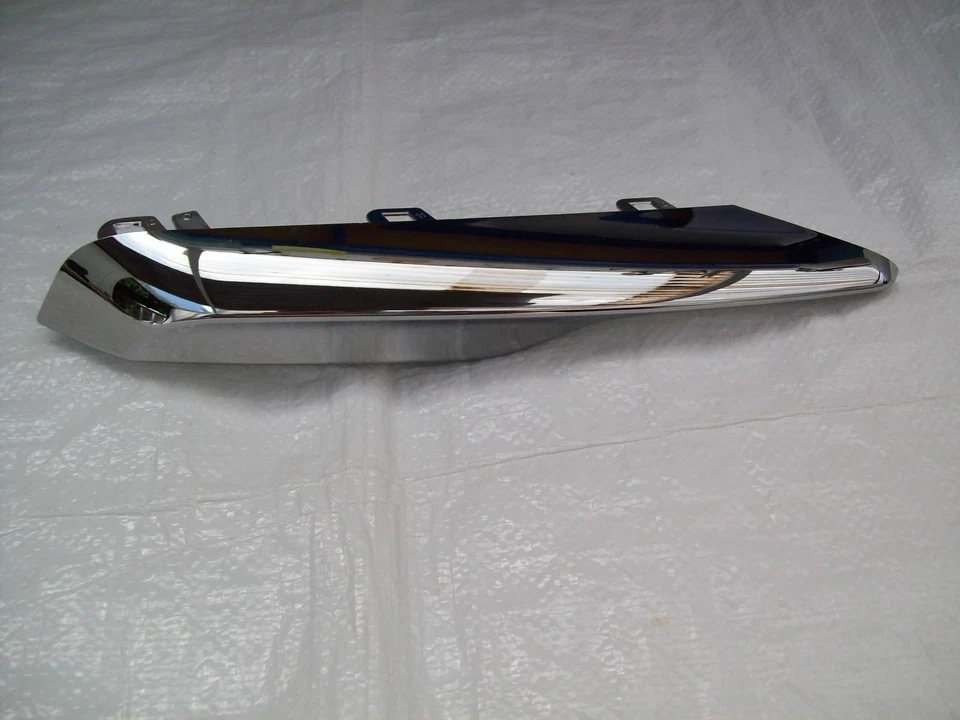 Inserto de parachoques delantero derecho cromado Vauxhall Grandland MK1 YP00099277 2017 en adelante Foto 1 de 3