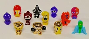 Lote de 12 Gogo's Crazy Bones con hueso dorado y bolsa de tela verde - Imagen 1 de 4