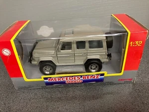 New-Way Mercedes Benz 300GD 1:32 scale Grey - Picture 1 of 3