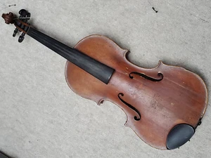 very old, nicely flamed, but damaged 4/4 Violin, needs serious repair! - Picture 1 of 17