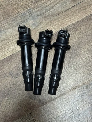 2009-14 雅马哈 YZF R1 原始设备制造商点火线圈火花塞靴帽 YAM001 — 第 1/3 张图片