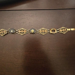 Vintage Gold Tone Cameo Bracelet – Filigree Links Rose Inlay Costume Jewelry 60s - Picture 1 of 6