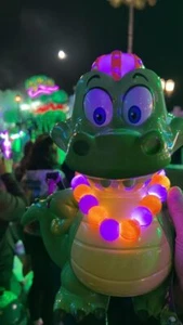 Universal Studios Mardi Gras Parade King Gator Popcorn Bucket 2024 Lights Up New - Picture 1 of 12