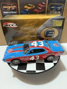 RARE* Richard Petty ELITE #43 STP 1975 Winston Cup Champion 1/24 Nascar Diecast - Picture 1 of 14