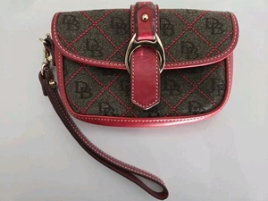 Dooney & Bourke kleines Armband grau mit rotem Rand - DB Logos - Bild 1 von 11