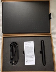 One by Wacom Graphic Drawing Tablet Used - Afbeelding 1 van 4