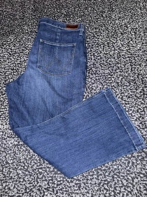 Pantalones de mezclilla para mujer Wrangler de tiro alto utilitarios acampanados talla 20W nuevos con etiquetas Foto 1 de 4