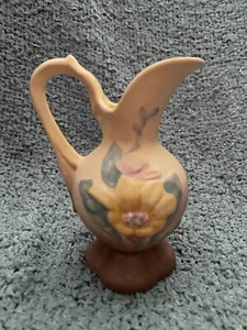VTG - 1940s Hull Pottery - Yellow/Mauve Magnolia Ewer Vase, Style 14 - 4-3/4" - Picture 1 of 5