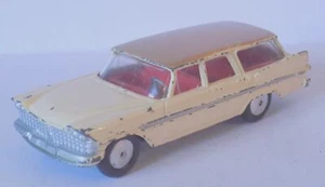 Corgi 219 Plymouth Sports Suburban Station Wagon Estate Car (1959-63) Flat Hubs. - Picture 1 of 10