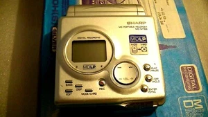 RESTAURIERTE VINTAGE SHARP MD MINIDISC WALKMAN RECORDER Modell MD-MT88 - Bild 1 von 7