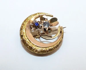 ANTIQUE VICTORIAN 12CT GOLD REPOUSSE CRESCENT MOON BROOCH LUCKY CLOVER LEAF MOON - Picture 1 of 11