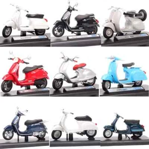 Modellino moto e bicicletta WELLY 1/18 Vespa GTR PX GTS 125 946 - Foto 1 di 4