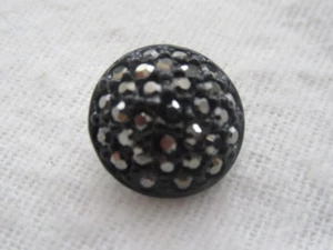 NWOT #2071, St. John Knit Button, Jet Hematite Crystal and  Black Tone 5/8" - Picture 1 of 5