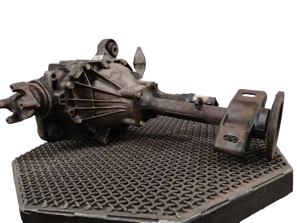 1995-2000 Chevrolet Tahoe GM SUV 3.73 Ratio Front Axle Differential Carrier 223K - Image 1 of 4