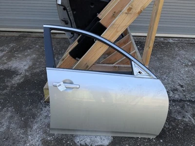 (LOCAL PICKUP ONLY) Passenger Right Front Door 4 Door Sedan Fits 09-13 INFINITI  Foto 1 de 4