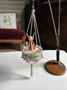 Spilla Walco vintage angelo e bambino decorazione natalizia raso bianco fatta a mano - Foto 1 di 5