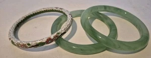 Vintage Green Glass Bangle Bracelets Colisonne Enamel Flower Metal Bracelet - Picture 1 of 7