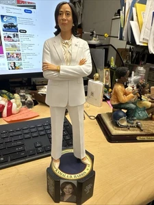 Estatuilla Kamala Harris Edición Limitada de Keith Mallett Nueva - Imagen 1 de 8