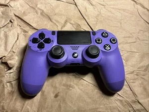 Sony DualShock 4 Wireless Controller für PlayStation 4 - Electric Purple - Bild 1 von 5