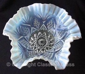 Dugan Reflecting Diamonds White Opalescent ruffled Novelty Card Receiver Bowl - Picture 1 of 1