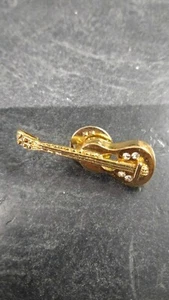 Vintage Gold Tone Guitar Pin Badge - Picture 1 of 4