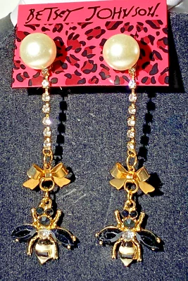 BETSEY JOHNSON WHITE & BLACK BEE PEARL STUD CRYSTAL DANGLE EARRINGS WITH BOWS - Image 1 of 4