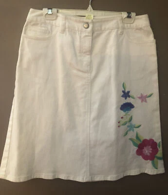 Sigrid Olsen Women’s White Denim Skirt Size 8 With Embroidered Flowers 🌺 - Image 1 of 4