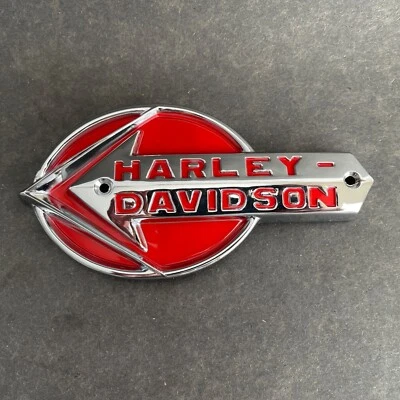 Harley Davidson 1959-1960 tanque de gasolina, placa de identificación, rojo 5,5 pulgadas. 1 lado solamente Foto 1 de 3