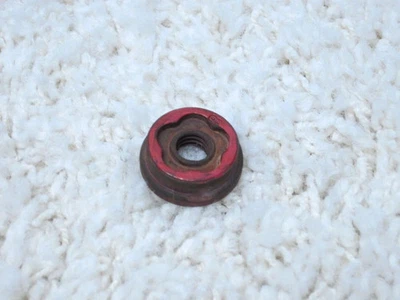 BUICK / CADILLAC OEM ПРОВОД КОЛПАЧОК КОЛЕСА / КРЫШКА КОЛЕСА КРАСНЫЙ МЕТАЛЛИЧЕСКИЙ ЗАМОК ГАЙКА #2A-11 - Изображение 1 из 2