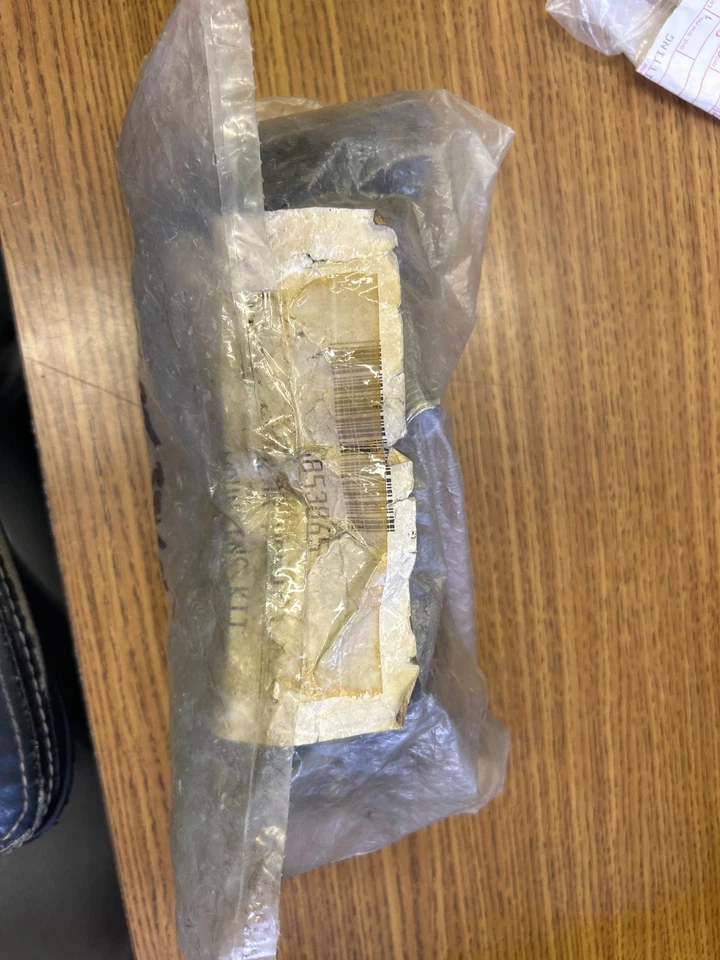 B151 VOLVO PENTA *NUEVO OEM* 3853865 KIT MONTAJE TRASERO #3853865 Foto 1 de 1