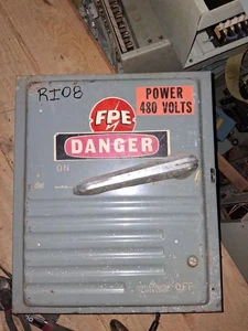 FPE Sezionatore 200 Amp 600 Volt 3 Poli Tipo A Cat# 5236 Non Fuso - Foto 1 di 3