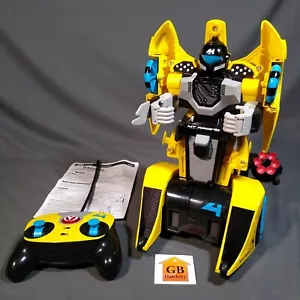 Maisto Twist n Shoot RC auto trasformazione robot spara freccette controlli stile serbatoio - Foto 1 di 11