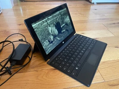 Microsoft Surface Pro 128GB Drive, 4GB RAM, Windows 8.1 Pro (Tablet) - Image 1 of 4