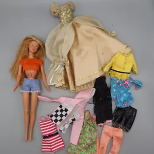 Vintage 1991 Mattel Cali Girl Barbie Doll with extra outfits Lot 90s - Picture 1 of 6