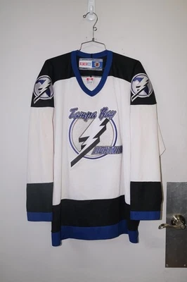 Camiseta deportiva de hockey CCM Tampa Bay Lightning de visitante de 2010 Foto 1 de 4