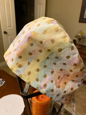 Sombrero/Gorra Exfoliante Quimioquirúrgica Calavera/Quimio Pintura Dorada Reversible Para Mujer Hecha a Mano Foto 1 de 4