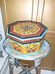 CAJA/BARATIJA/JOYERÍA DE MADERA HEXAGONAL FLORAL PINTADA A MANO INDIA - Imagen 1 de 17