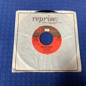 Frank Sinatra - Somethin' Stupid; I WIll Wait For You - Vinyl 45 RPM - Picture 1 of 4