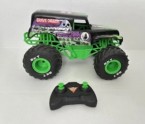 Monster Jam Grabgräber Mattel Metallkörper 1:24 - Bild 1 von 7