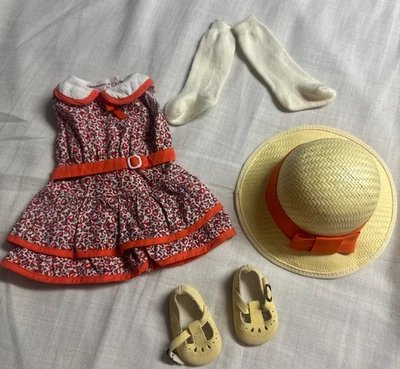 Kit Muñeca American Girl Scooter Conjunto Floral Vestido Sombrero de Paja Conjunto de Zapatos Foto 1 de 4