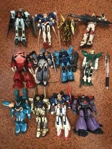 Gundam Model Kits Junk 32 Pieces Anime Figure Set Collector'S Item - Picture 1 of 6