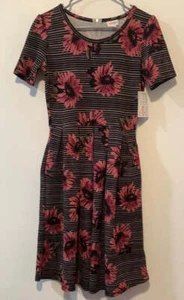 LADY'S DRESS - Picture 1 of 2