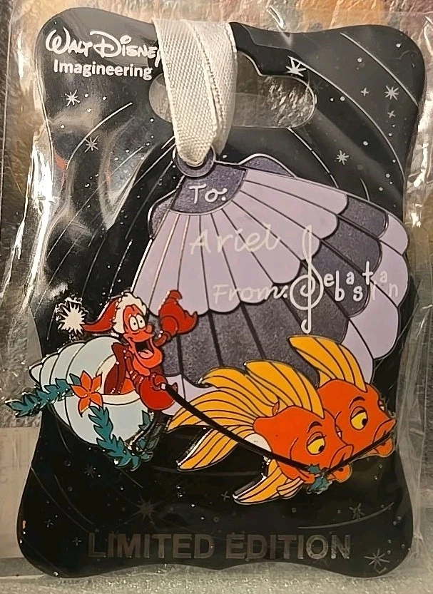 Prendedor adorno etiqueta regalo WDI LE 250 La Sirenita Sebastián Foto 1 de 1