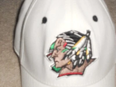 Gorra Y Dakota del Norte Lucha Sioux Rara Prohibida Calce Elástico C@@L Difícil de Encontrar Clásica Foto 1 de 4