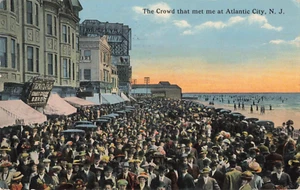 Atlantic City NJ The Crowd That Met Me Atlantic City 1915 Antique Postcard 036 - Picture 1 of 2