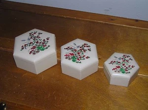 Vintage Cream Hexagon Plastic Nesting Boxes with Red Asian Floral Motif –  - Picture 1 of 5