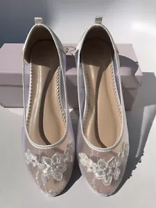 Kate Whitcomb Avery Lace Bridal Wedding Flats Shoe Size 10 Ivory Satin Lace - Picture 1 of 8